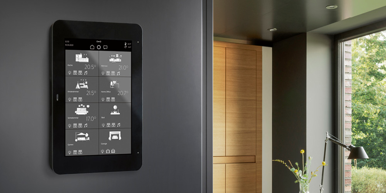 JUNG Smart Panel 8 bei Freiberger Energie-u.Gebäudetechnik GmbH in Moosthenning